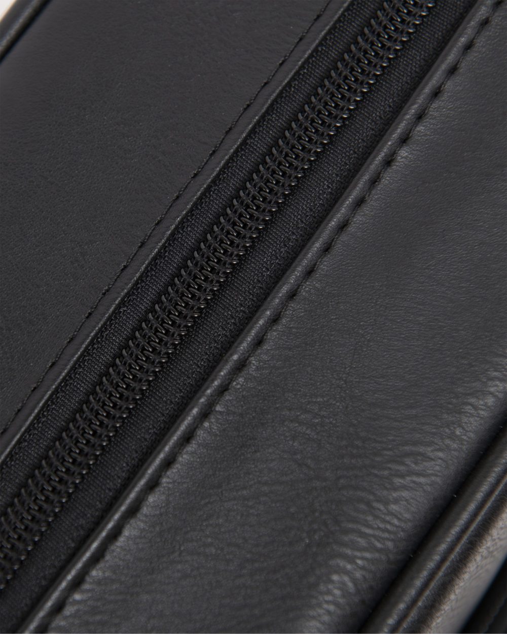 Túi deo chéo hộp chữ nhật Monogram MS6401 00003 scaled