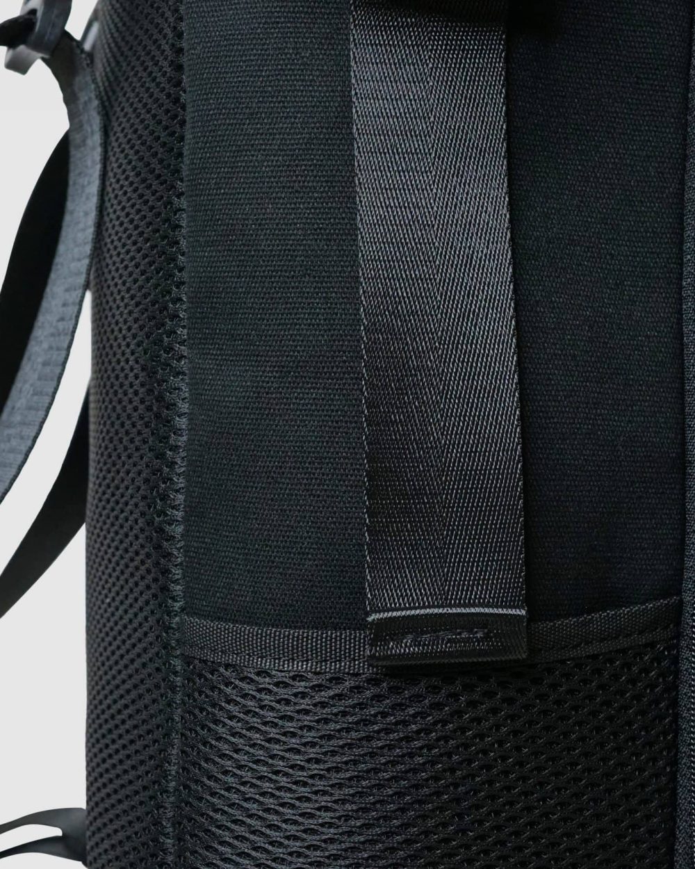 Balo laptop vai canvas Urban co quai xach nhieu ngan da nang kich thuoc lon vua laptop 16 inch Three Box 14 scaled